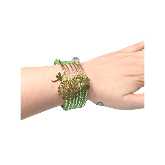 Rubylishious
Handmade green Glass bead bracelet with memory Wire
One size
Has - Picture 2 of 2